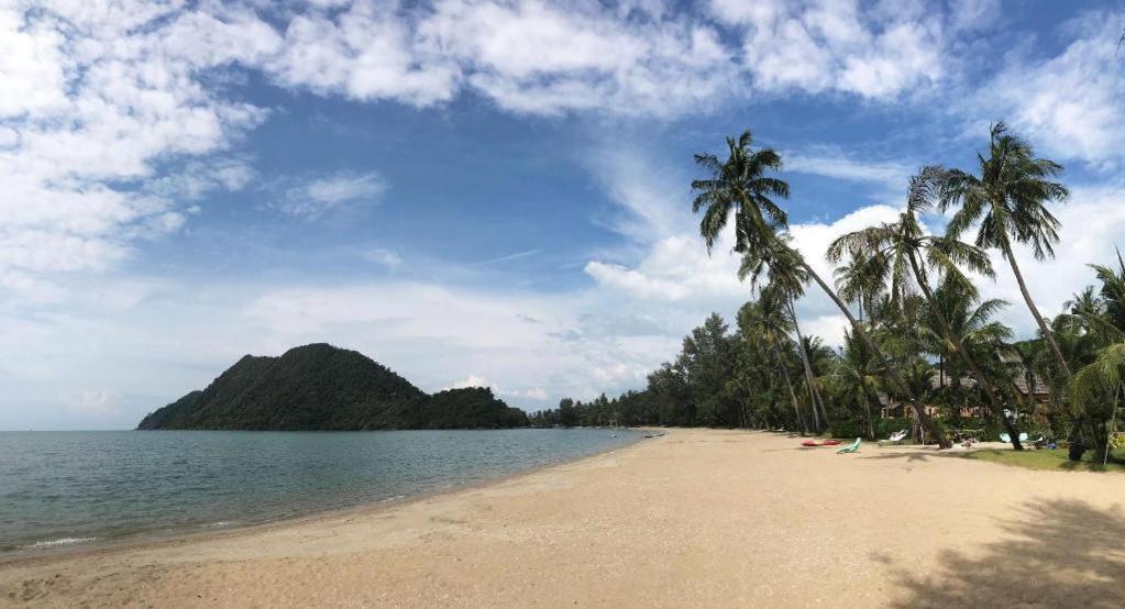 Oyo 1143 Phet Luran Thai Resort Kohchang Koh Chang Dış mekan fotoğraf