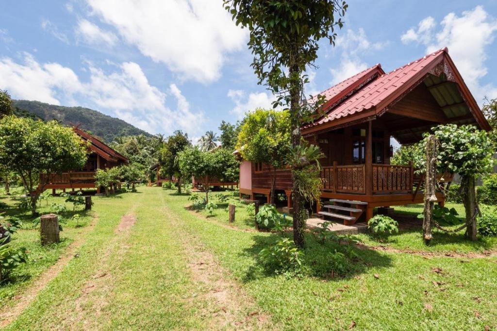 Oyo 1143 Phet Luran Thai Resort Kohchang Koh Chang Dış mekan fotoğraf