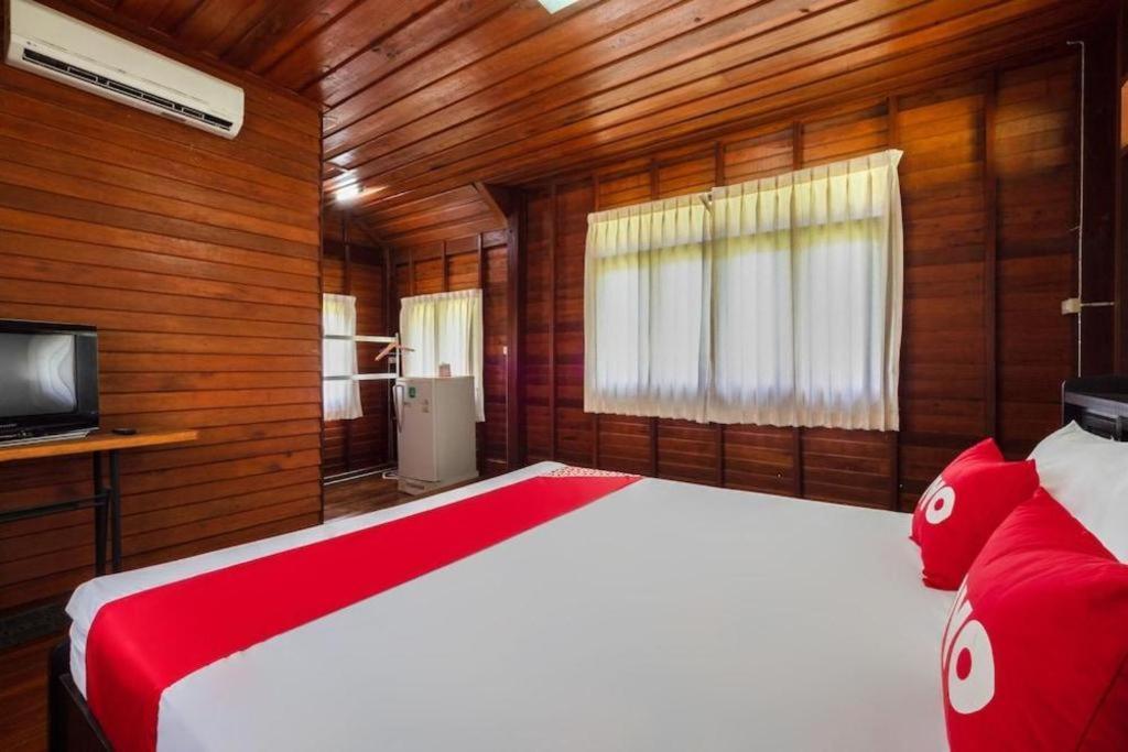 Oyo 1143 Phet Luran Thai Resort Kohchang Koh Chang Dış mekan fotoğraf
