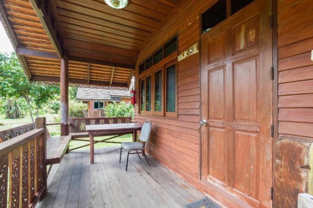 Oyo 1143 Phet Luran Thai Resort Kohchang Koh Chang Dış mekan fotoğraf