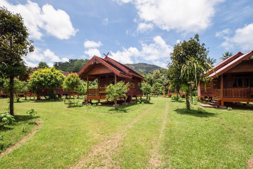 Oyo 1143 Phet Luran Thai Resort Kohchang Koh Chang Dış mekan fotoğraf